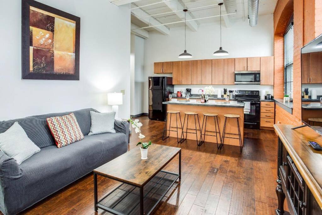Centric Ny Style Loft W/King Bed Apartment โรเชสเตอร์ ภายนอก รูปภาพ